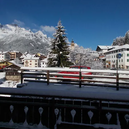 Balcone Sulle Dolomiti Apartamento *